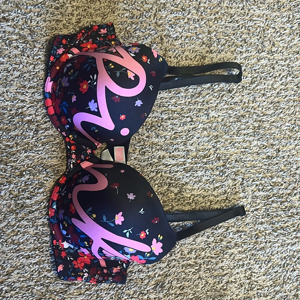 Pink wear everywhere t-shirt lightly lined bra 36C